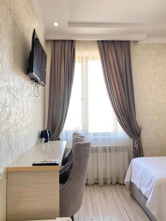 Comfort Hotel Turkistan Extérieur photo