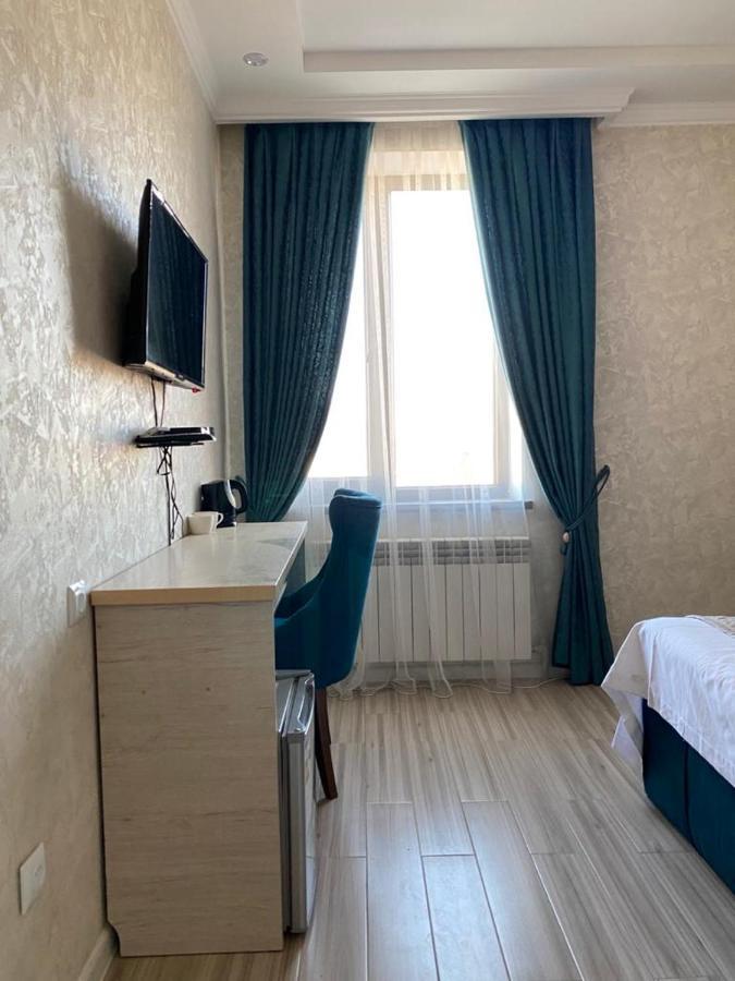 Comfort Hotel Turkistan Extérieur photo