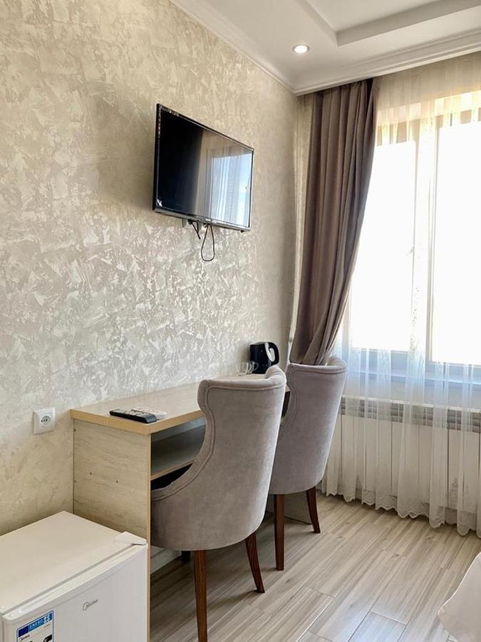 Comfort Hotel Turkistan Extérieur photo