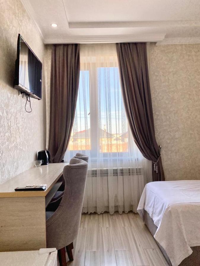 Comfort Hotel Turkistan Extérieur photo