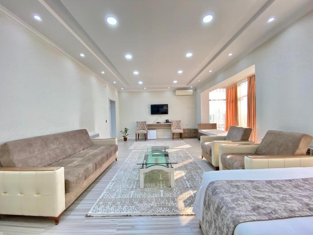 Comfort Hotel Turkistan Extérieur photo
